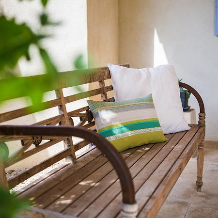 Sous Les Platanes B&B Chateaurenard Bagian luar foto