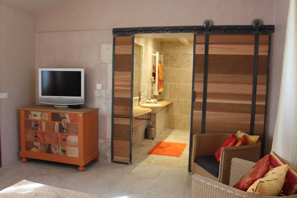 Sous Les Platanes B&B Chateaurenard Ruang foto