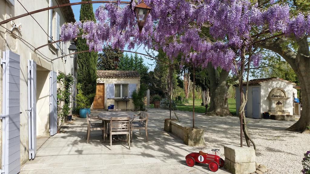 Sous Les Platanes B&B Chateaurenard Bagian luar foto