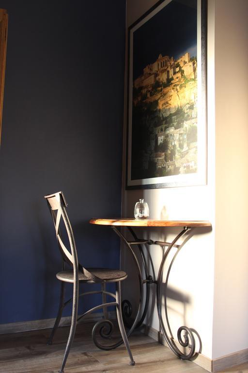 Sous Les Platanes B&B Chateaurenard Bagian luar foto