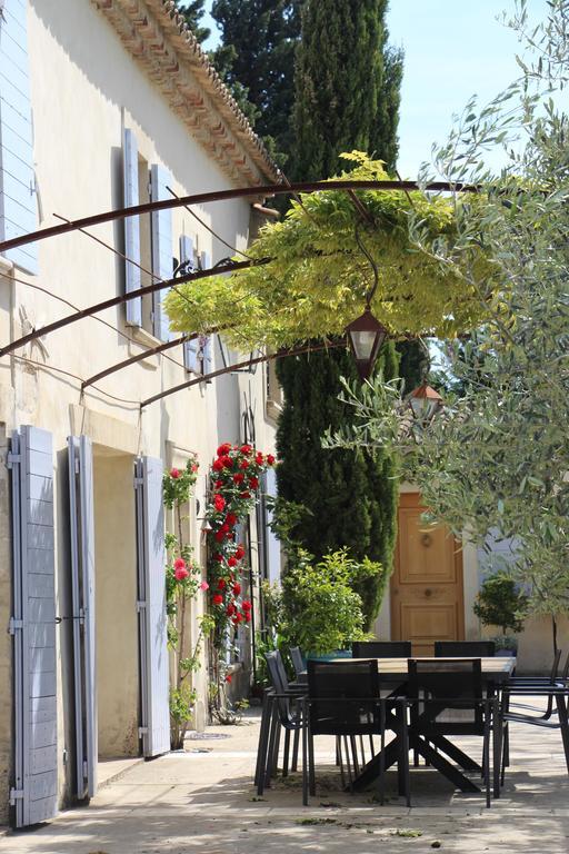 Sous Les Platanes B&B Chateaurenard Bagian luar foto