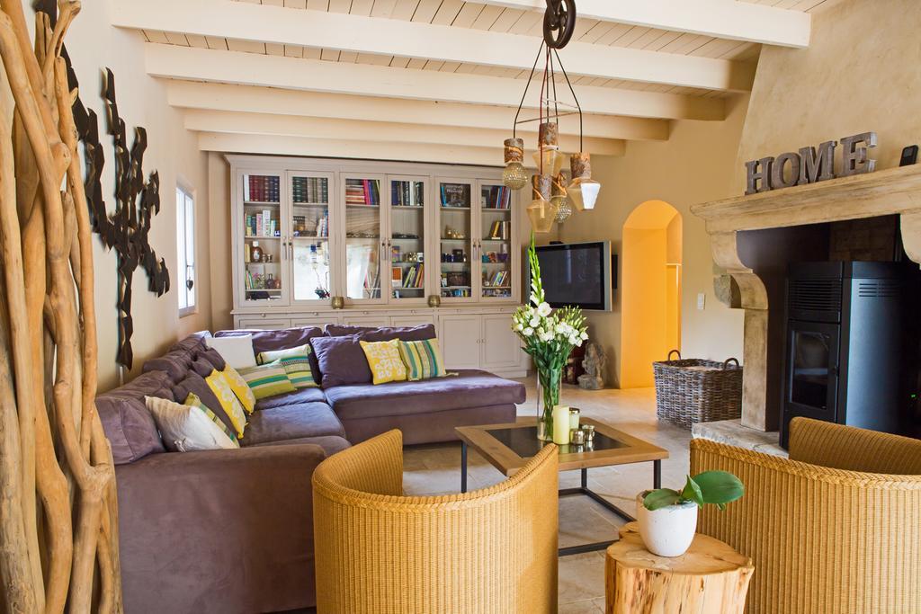 Sous Les Platanes B&B Chateaurenard Bagian luar foto