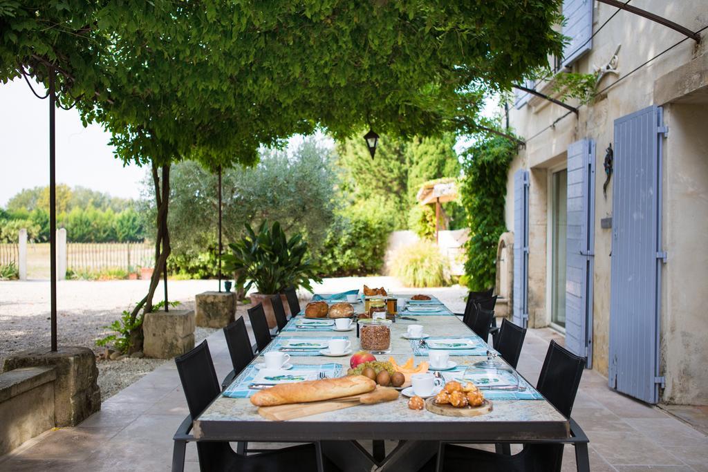 Sous Les Platanes B&B Chateaurenard Bagian luar foto