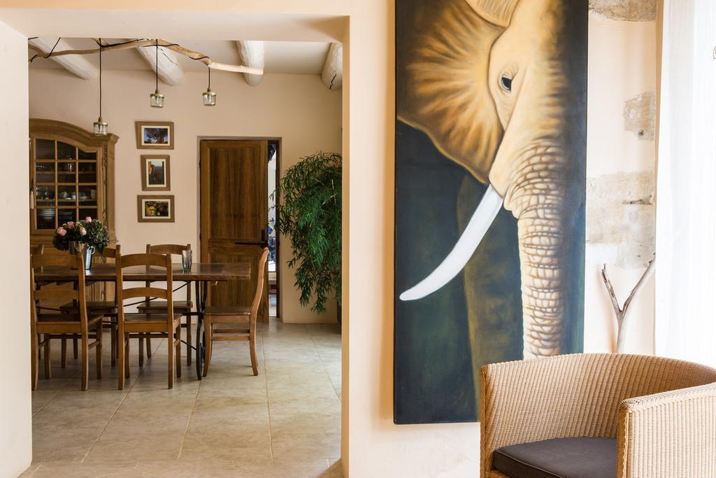 Sous Les Platanes B&B Chateaurenard Bagian luar foto